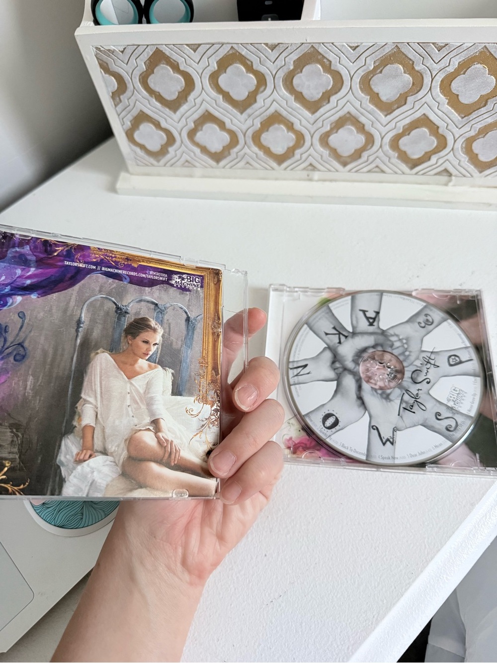 Taylor Swift CD Bundle - Picture 3 of 9